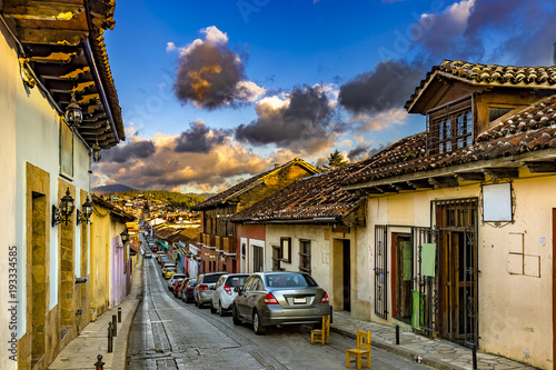 Mexico. San Cristobal de las Casas (state of Chiapas). Spanish colonial style with narrow cobblestone streets and facades of the buildings painted in various colors