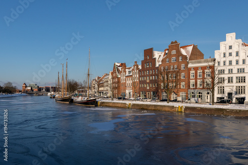 Frostige Aussichten zum Lübecker Museumshafen