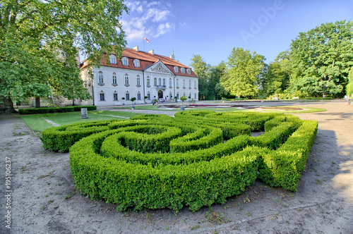 Barokowy pałac w Nieborowie - francuski ogród - Nieborów