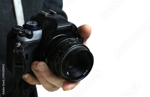 cyfrowy aparat fotograficzny w dłoni