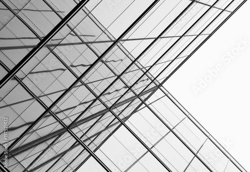 architektura geometrii w oknie szklanym - monochromatyczna