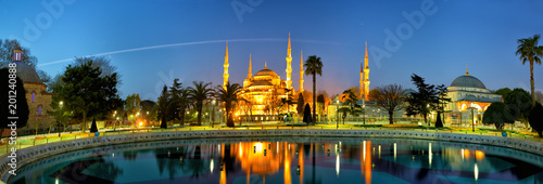 Sultanahmet Camii or Blue Mosque at dusk, Istanbul, Turkey