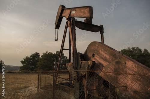 Pozo petrolifero abandonado Burgos La lora