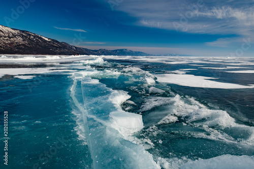 Lód na jeziorze, Bajkał, Syberia, Rosja
