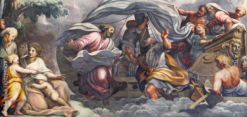 PARMA WŁOCHY, KWIECIEŃ, - 16, 2018: Fresk Peter, chodzi na wodzie w kierunku Jezus w Duomo Lattanzio Gambara (1567-1573).