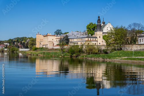 L'église Salwator de Cracovie vue depuis Le Vistule