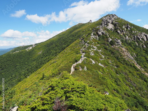 金峰山頂を望む