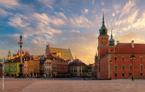 Warszawa, Zamek Królewski i Stare Miasto o zachodzie słońca