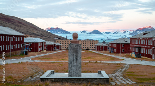 Die verlassene russische Exklave Pyramiden in der Arktis
