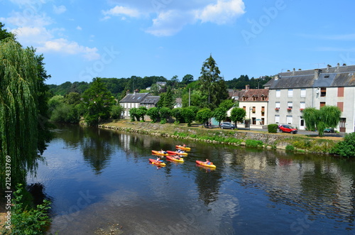 La rivière "Orne" à Pont-d'Ouilly (Calvados - Normandie - France)