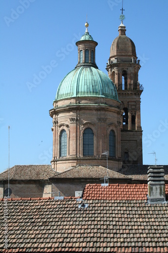 Cupola e campanile chiesa San Giorgio a Reggio Emilia , Emilia Romagna, Italia