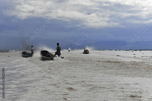 Boote mit Touristen auf dem Inle-See, Inle See, Shan-Staat, Myanmar, Birma, Asien