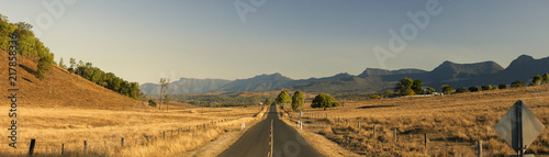 Widok sucha wieś w Tarome, Sceniczny obręcz, Queensland.