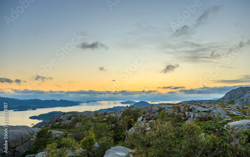 Sonnenuntergang im Lysefjord von Norwegen