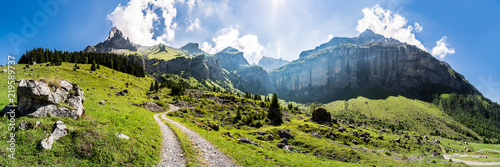 Wanderweg vom Kandertal, Blausee Mitholz, ins Kiental, Giesene, Breitwangflue, Berner Oberland, Schweiz