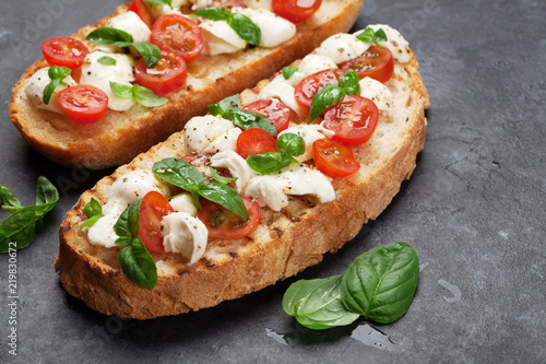 Caprese bruschetta toasts