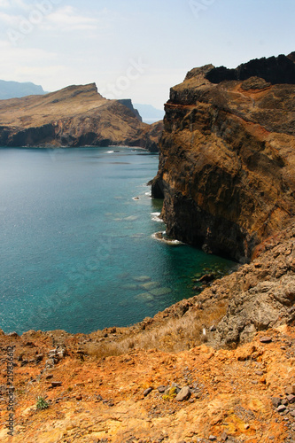 Steilküste an der Ponta de Sao Lourenco auf Madeira, Portugal