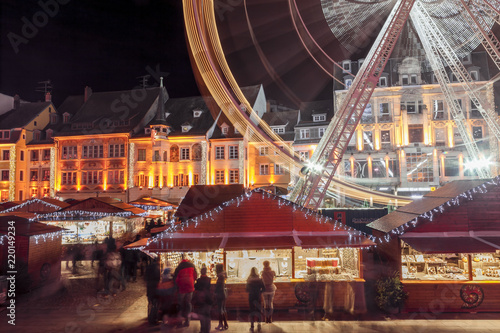 Marché de Noël sous la grande roue de Mulhouse