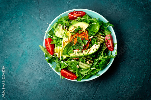 schüssel mit salat