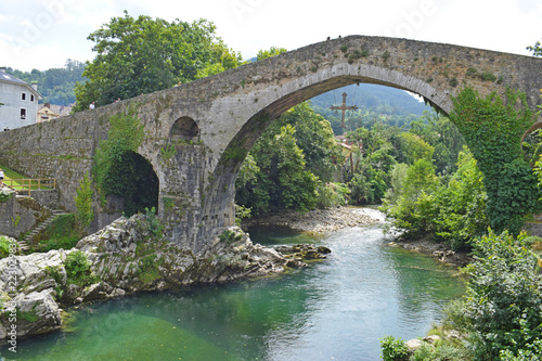 Puente en Cangas de Onis Asturia España 