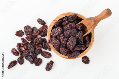 Jumbo raisins in wooden bowl
