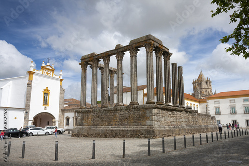 Templo de Diana o templo romano de Évora