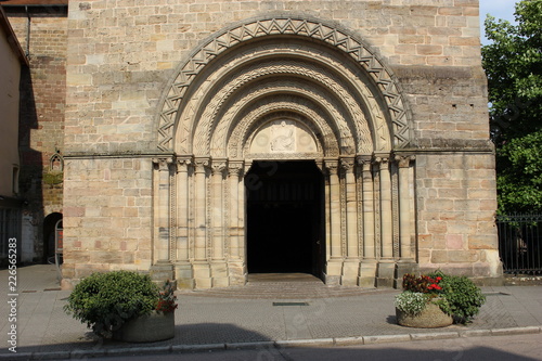 Entrée de la basilique Saint-Maurice à Epinal