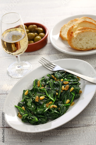 sauteed spinach with raisins and pine nuts, spanish catalan dish