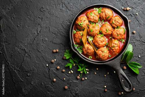 Beef meatballs in tomato sauce