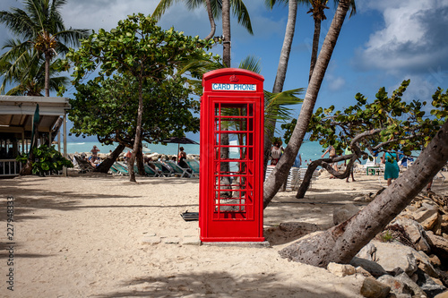 red telephone box