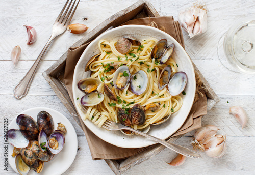 Linguini with clams