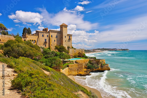 Castell de Tamarit an der Costa Dorada in Spanien - Castell de Tamarit near Tarragona, Costa Dorada, Catalonia in Spain