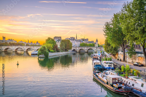 Sunrise view of old town skyline in Paris