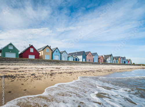 Plage de Ravenoville et ses maisons colorées, Manche, Normandie, France