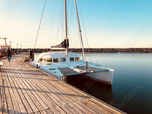 LAGOON Catamaran/Katamaran Reise an der Ostsee auf Rügen im Sommerurlaub im Hafen, Marina #02