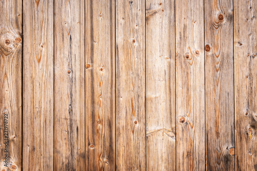 Eine Wand aus alten braunen Holzbretter mit schöner Holzmaserung