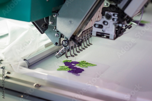 embroidery machine embroider