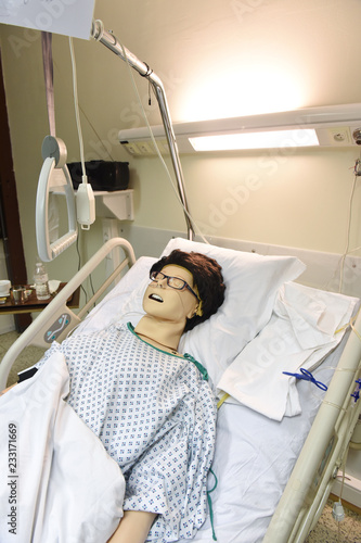 santé hôpital malade mannequin simulation