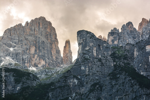 Dolomiti di Brenta,paesaggio alpino 