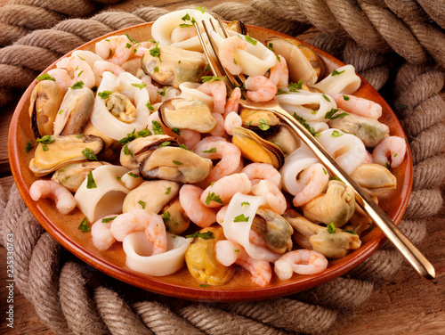 MIXED SEAFOOD MEDLEY