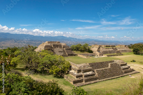 Pyramiden am Monte Alban in der Nähe von Oaxaca, Mexiko