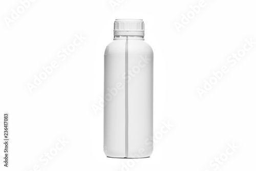 Plastikowa butelka na białym tle