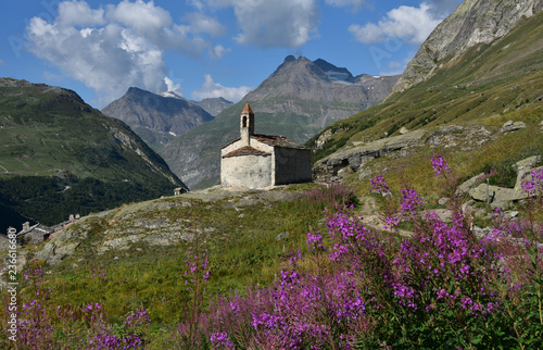 Non loin de Bonneval-sur-Arc, l'un des plus beaux villages de France, se trouve le très pittoresque hameau de l'Ecot et sa petite chapelle Sainte Marguerite