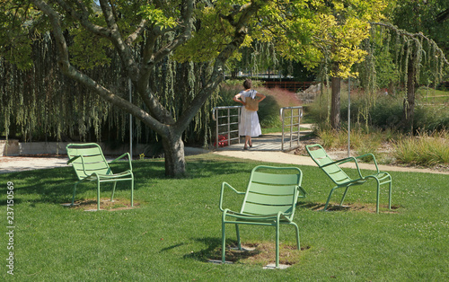 Espace de détente dans un parc