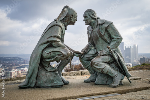 The bronze depicts George Washington and the Seneca leader Guyasuta, Pittsburgh, USA