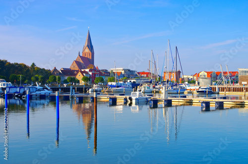 Barth Hafen, alte Stadt am Bodden in Deutschland - Barth Harbour, an old town in northern Germany