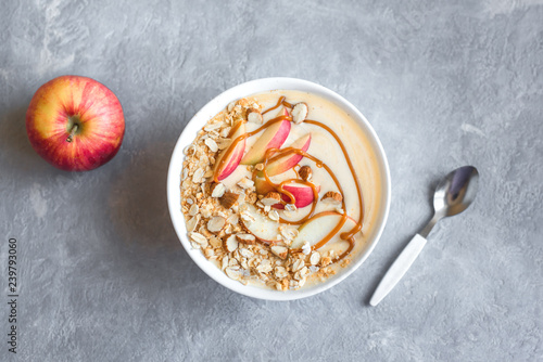 Apple Pie Smoothie Bowl