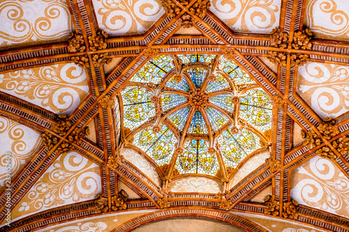 Plafond rosace en mosaïques, Hôpital Sant Pau Barcelone, Espagne