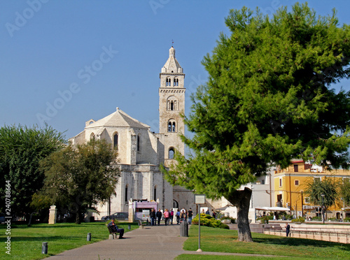 la Cattedrale di Barletta; abside e campanile