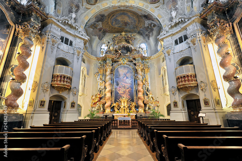Innenansicht Ursulinenkirche, erbaut 1741, letztes gemeinsames Werk der Brüder Asam, Straubing, Bayern, Deutschland, Europa